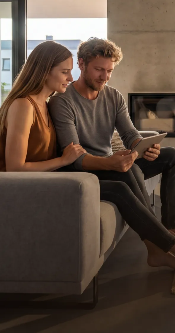 coppia casa moderna riqualificata energeticamente